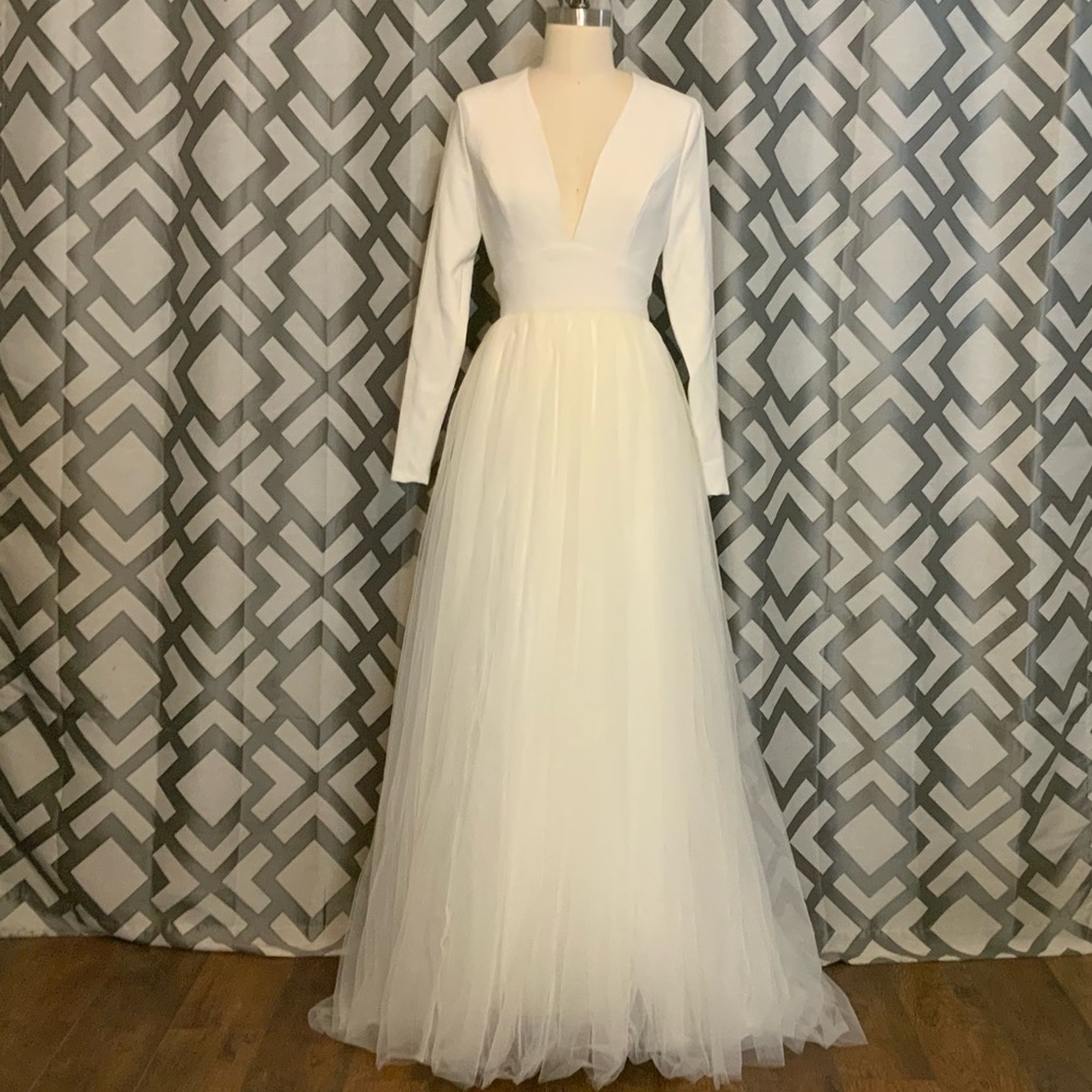 Long Sleeve Wedding Dress Like-New with Tag